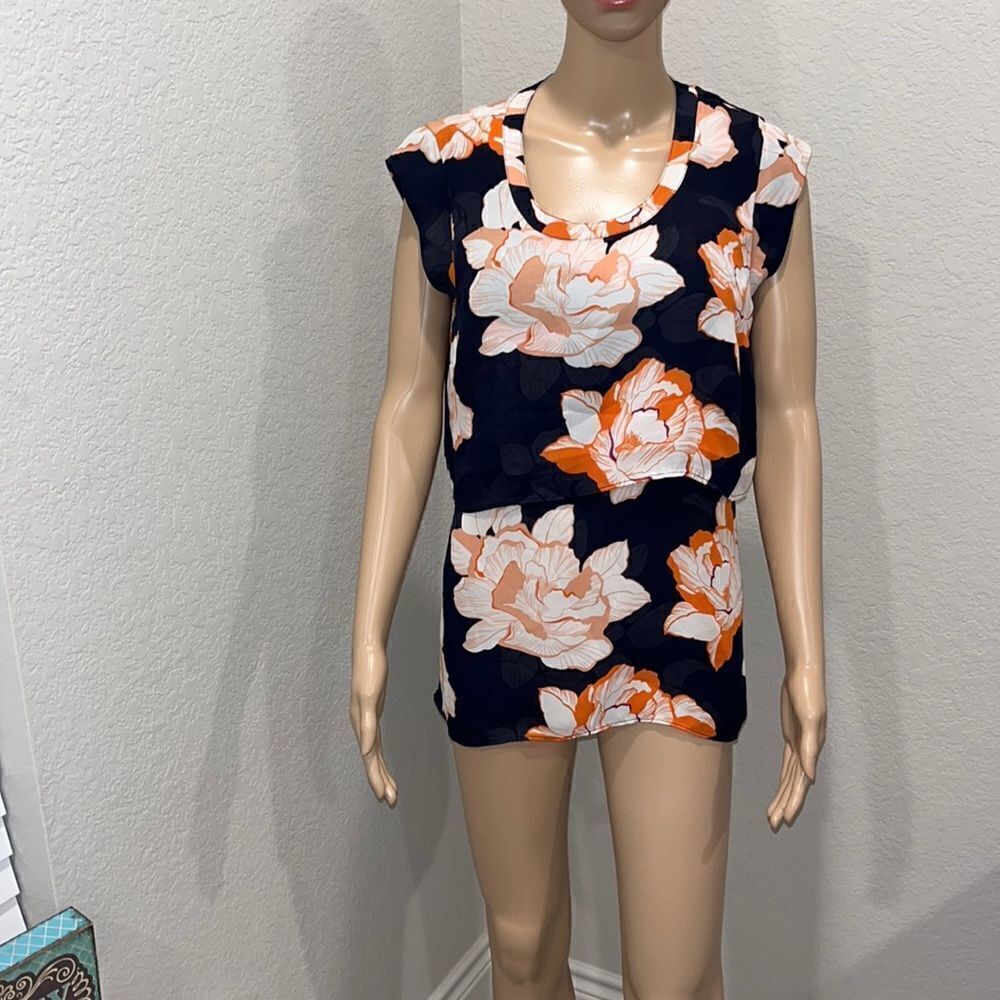 Cabi  beautiful floral blouse
